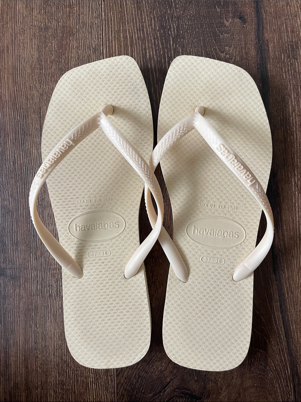Like new Havaianas Slim Square Flip Flops - Buttercream
